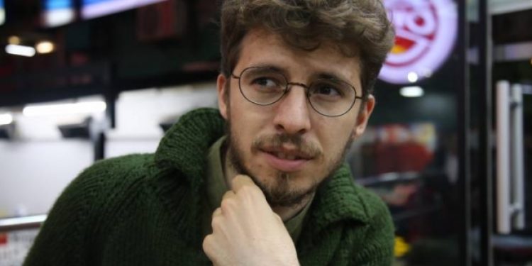 Üç gazeteciye gözaltı