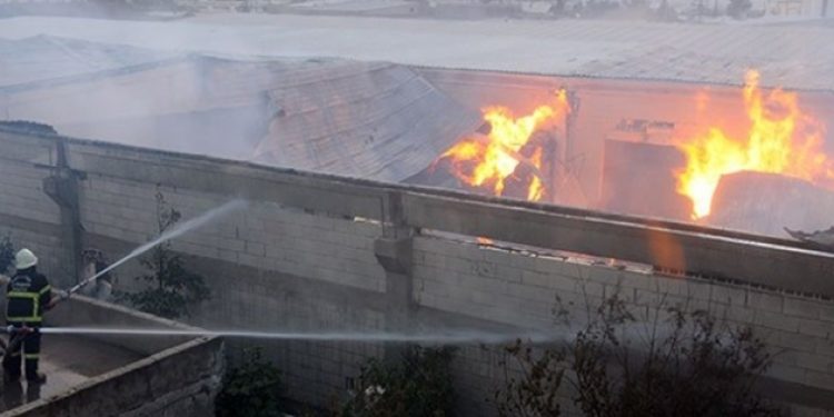 Gaziantep’te iplik fabrikasında yangın çıktı!