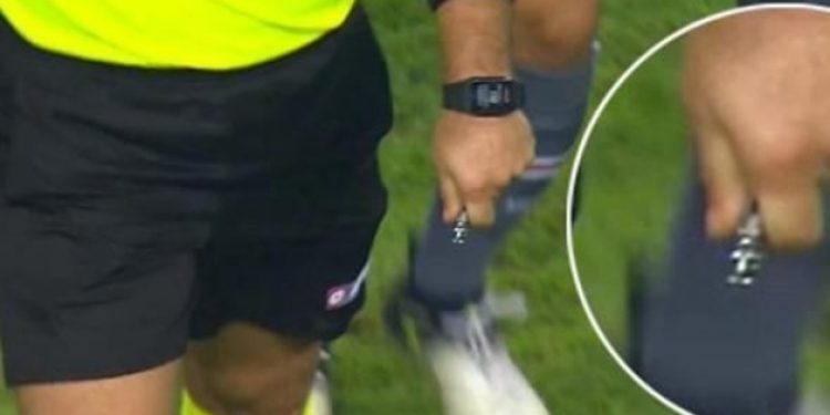 Süper Kupa maçında sahaya bıçak atan kişi tutuklandı