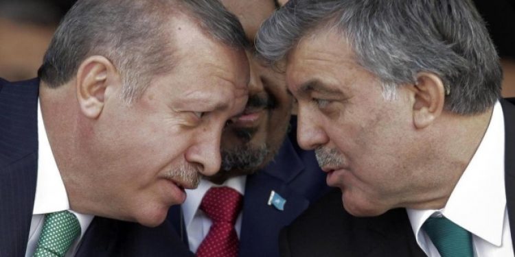 “Abdullah Gül yeni siyasi hareketliliğe hazırlanıyor!”