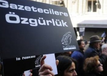 Rejim 9 gazeteciyi daha tutukladı
