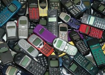 ​Sakın çöpe atmayın, eski cep telefonlarınız ‘altın’ değerinde!