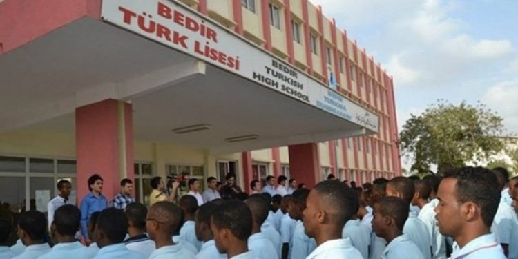 Okullardan sonra öğretmenlerin evlerine de gasp