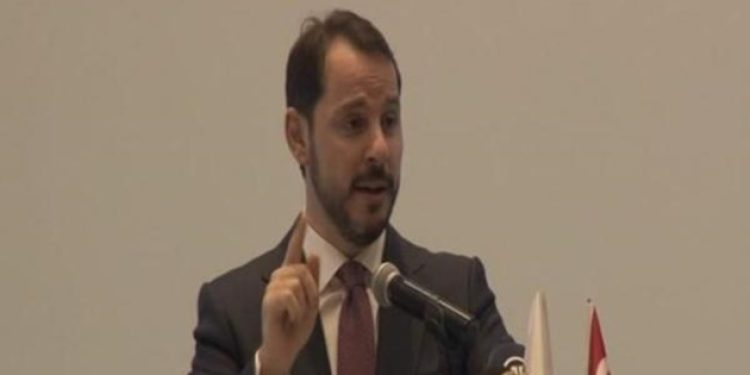 Bakan Albayrak Hizmet gönüllülerini “BOĞAZLAMAYI” önerdi