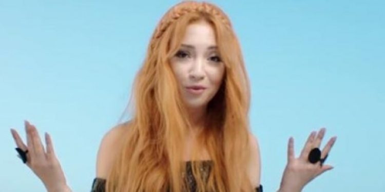 ‘Ben’ diye sahneye ‘sahte bir Ece’ çıkardılar!