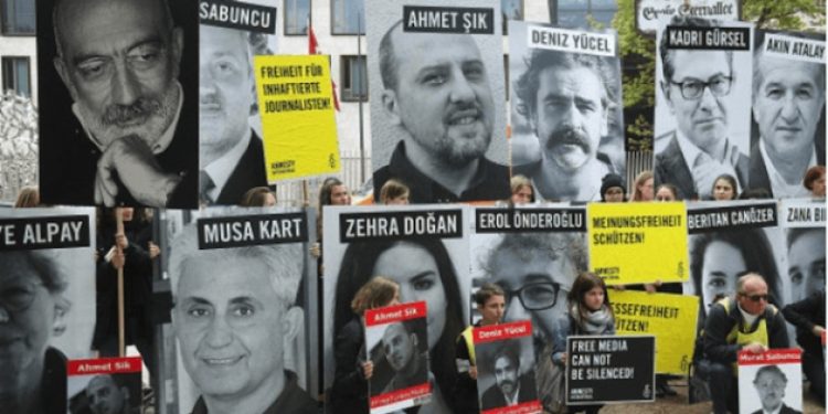 ABD Büyükelçisi: Türkiye ABD ile Rehine Diplomasisi Yürütüyor