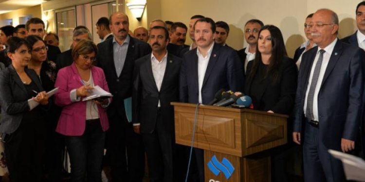 Memur-Sen kabul etti: Memura enflasyonun altında zam