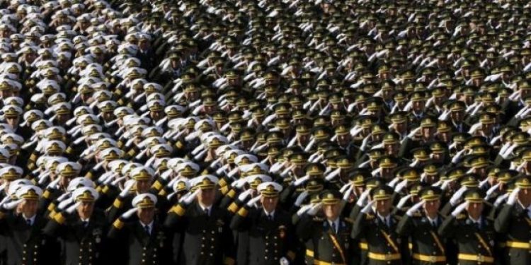 ​TSK’nın üçte biri 1 yıl içinde tasfiye olmuş