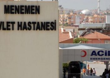 AKP yöneticisi ‘Çok sıra bekledim’ deyip doktora saldırdı!