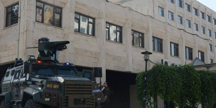 Dokuz kayyım görevden alındı