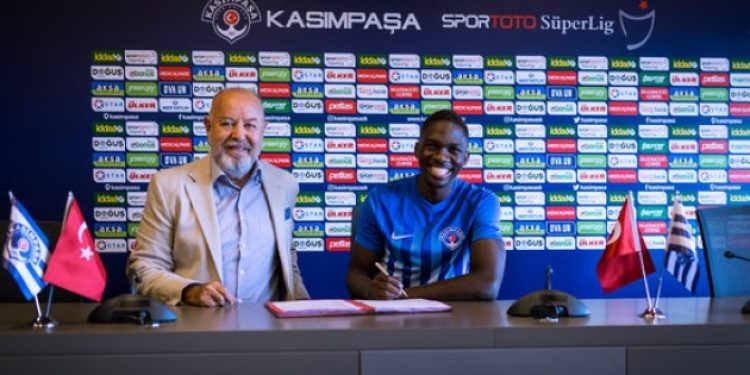 Kasımpaşa, Chelsea’den Kenneth Omeruo’yu transfer etti