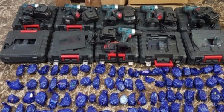 Matkap kutularından 20 bin uyuşturucu hap çıktı