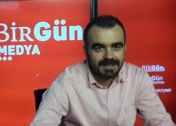 Gazeteci Mahir Kanaat tek tipi soyunarak protesto edecek