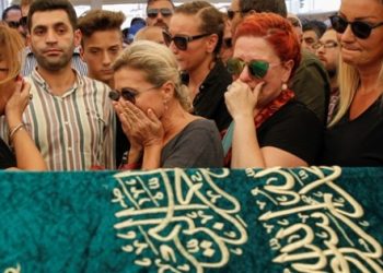​Vatan Şaşmaz’ın cenazesi toprağa verildi