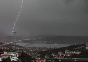​İstanbul’da fırtına ve sağanak yağış