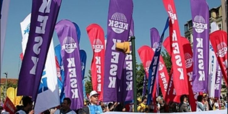 Bir yılda 150 bin kamu çalışanı ihraç edildi!