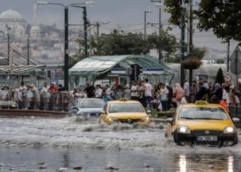 Bu fotoğraf tarihe geçer! Yer: Eminönü