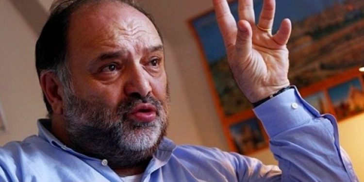 Eser Karakaş’tan Davutoğlu’na zor soru