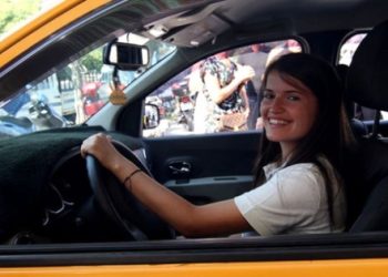 ​Üniversiteli “Şoför Fatma” müşterilerinin gözdesi oldu