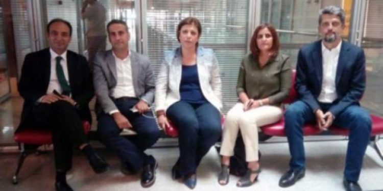 HDP heyeti, AYM içinde Vicdan ve Adalet Nöbeti’ne başladı