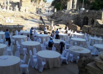 Efes Antik Kenti’ndeki kütüphane restorana çevrildi