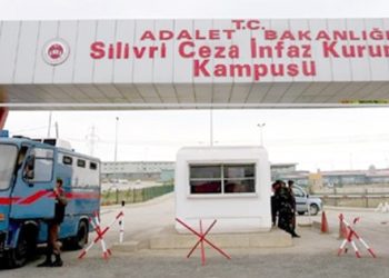 Tuvalet ve banyolara kamera taktılar