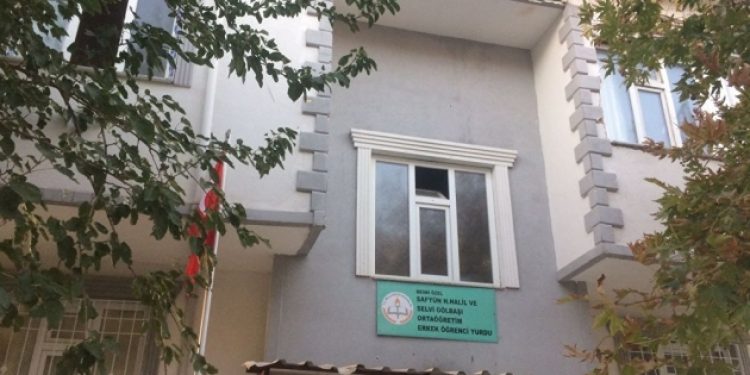 Erkek öğrenci yurdunda iğrenç olay! Müdür tutuklandı