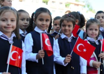 Parasız eğitim ama veliden havlu, peçete, sabun, A4 isteniyor!