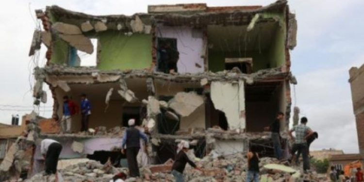 Sur’daki evler artık eşyalarıyla birlikte yıkılıyor!