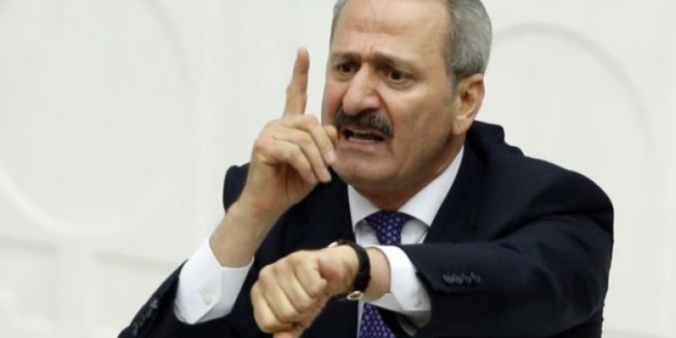 Zafer Çağlayan 4 yıldır yurtdışına gitmiyor