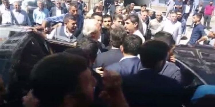 AKP Haymana İlçe Kongresi’nde kavga çıktı