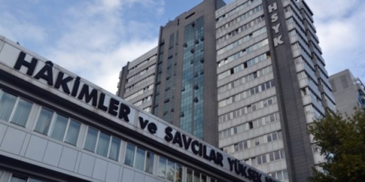 Ailesine söylenmeden anjiyo yapılıp hücreye kondu