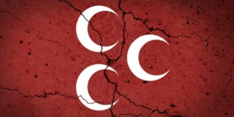 MHP’den 300 kişi daha istifa etti!