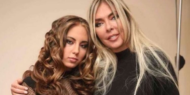 Ahu Tuğba Irma kasırgası yüzünden kızına ulaşamıyor