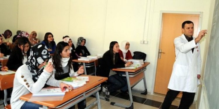 Dersaneler kapandı eğitim araba fiyatlarına çıktı!