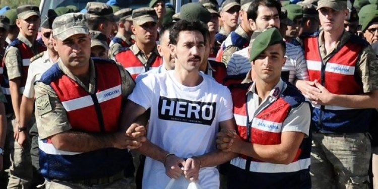 HERO tişörtünü giyen astsubay konuştu