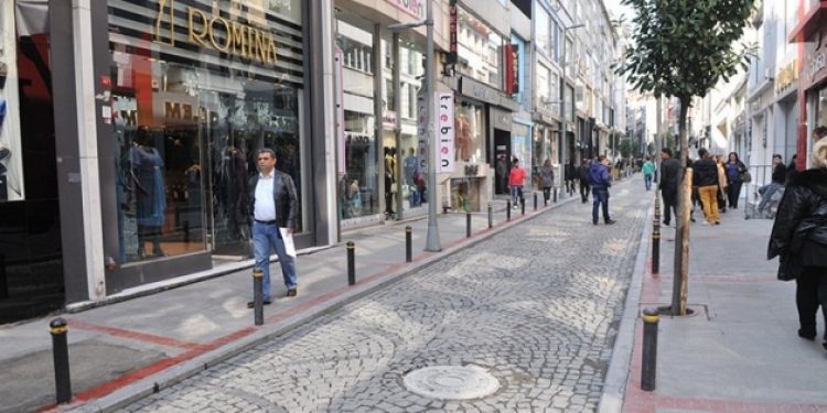 İhracat azalıyor dükkanlar boşalıyor!