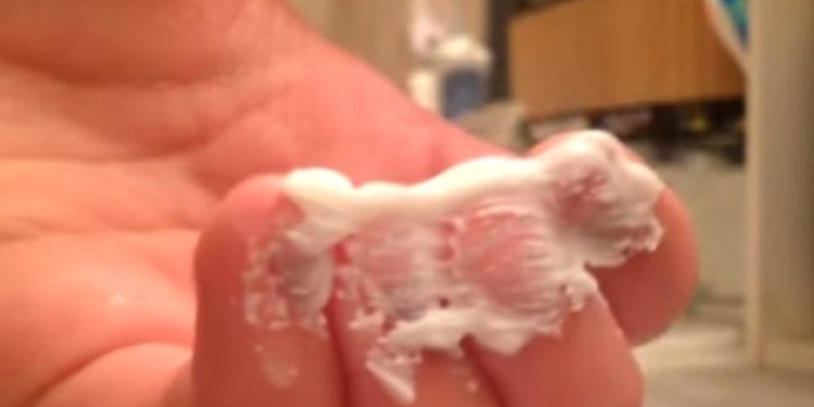 Diş macununu tırnağınıza sürünce…