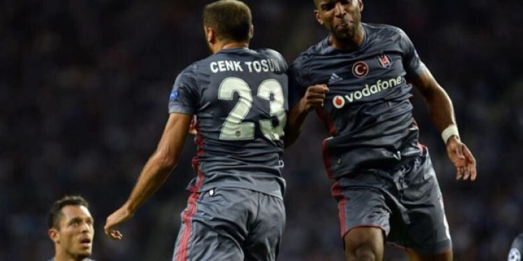 Cenk, Messi’yi ikiye katladı!