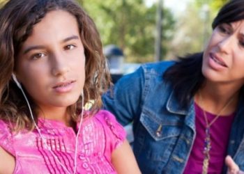 ​14 yaşındaki her dört kızdan birinde depresyon görülüyor