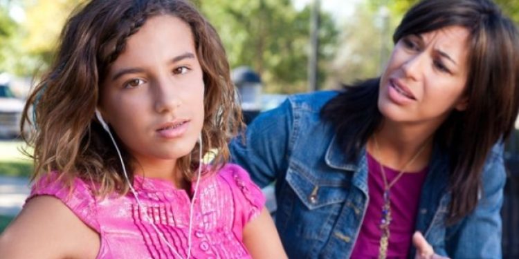 ​14 yaşındaki her dört kızdan birinde depresyon görülüyor