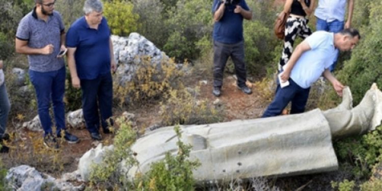 ​Çalılıkta bulunan Atatürk heykeliyle ilgili 3 gözaltı