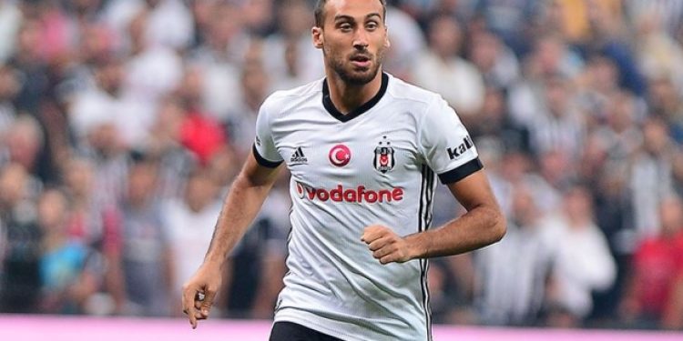 Cenk Tosun İspanyollar’ı peşine taktı!