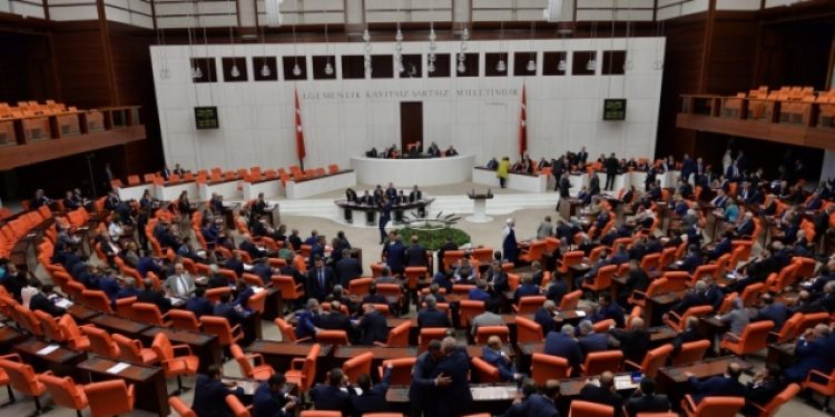 Sınır ötesi tezkeresi Meclis’te kabul edildi!
