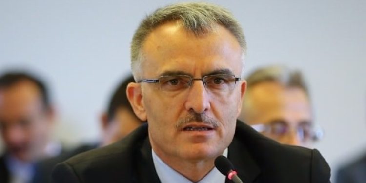 Hazine yasal borç sınırını aştı