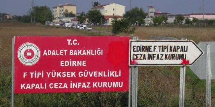 Cezaevinde domuz bağlı işkence