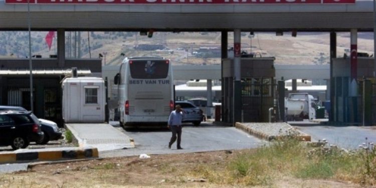 Türkiye Habur’u kapattı