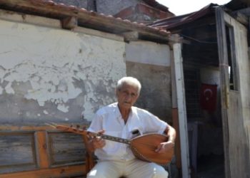 ​Usta sanatçı Mustafa Canan, şimdilerde 2 odalı gecekonduda yaşıyor