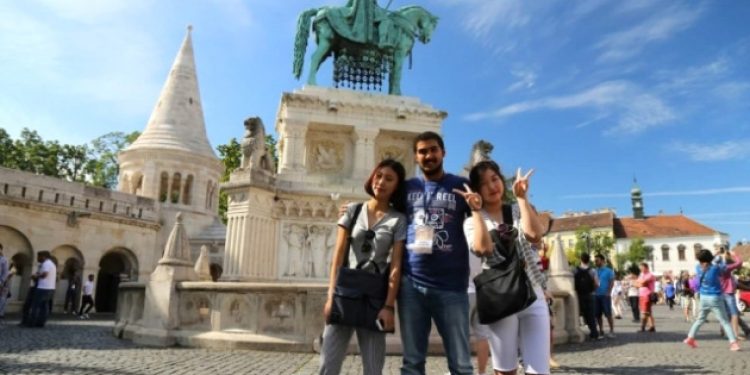 Diyarbakır’lı genç, 1 TL ile 15 ülke, 85 şehir gezdi