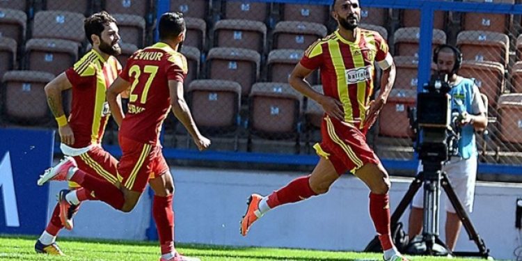 Yalçın Ayhan soyunma odasında şoförü dövdü